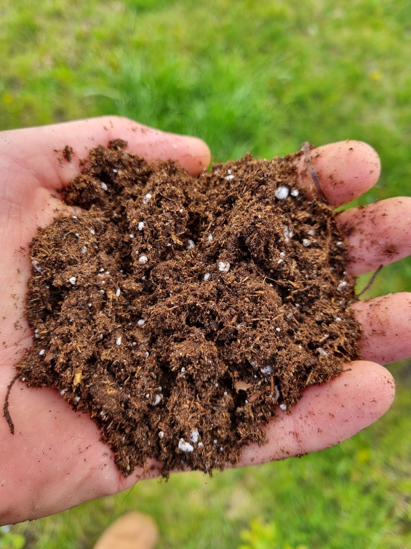 PREMIUM LIGHT MIX – Premium Erde Lightmix 70L, leicht vorgедüngt, 22kg